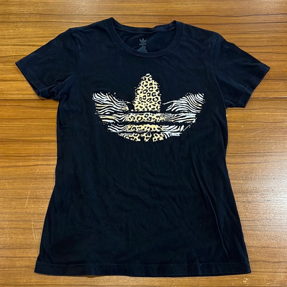Adidas women’s Animal Cheetah Leopard Print Trefoil T Shirt black size Medium